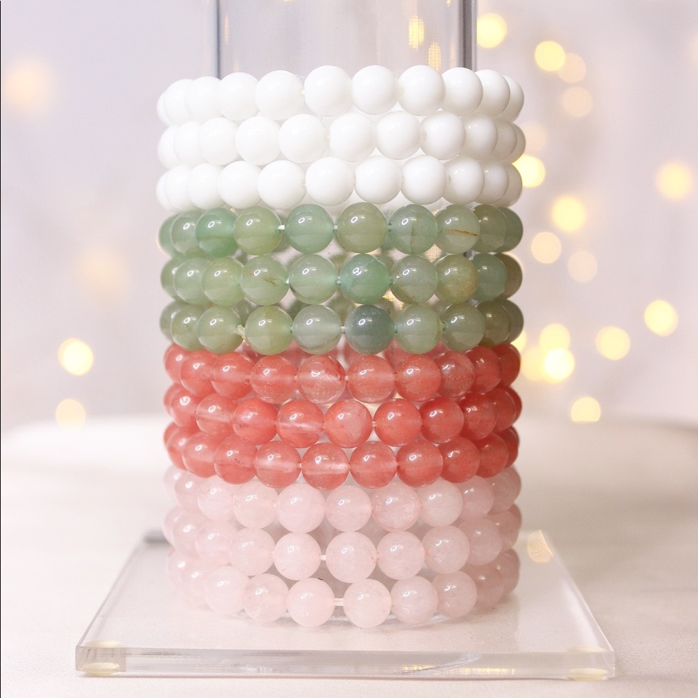 One (1) Beaded Stretch Bracelet - Picture 2 of 2